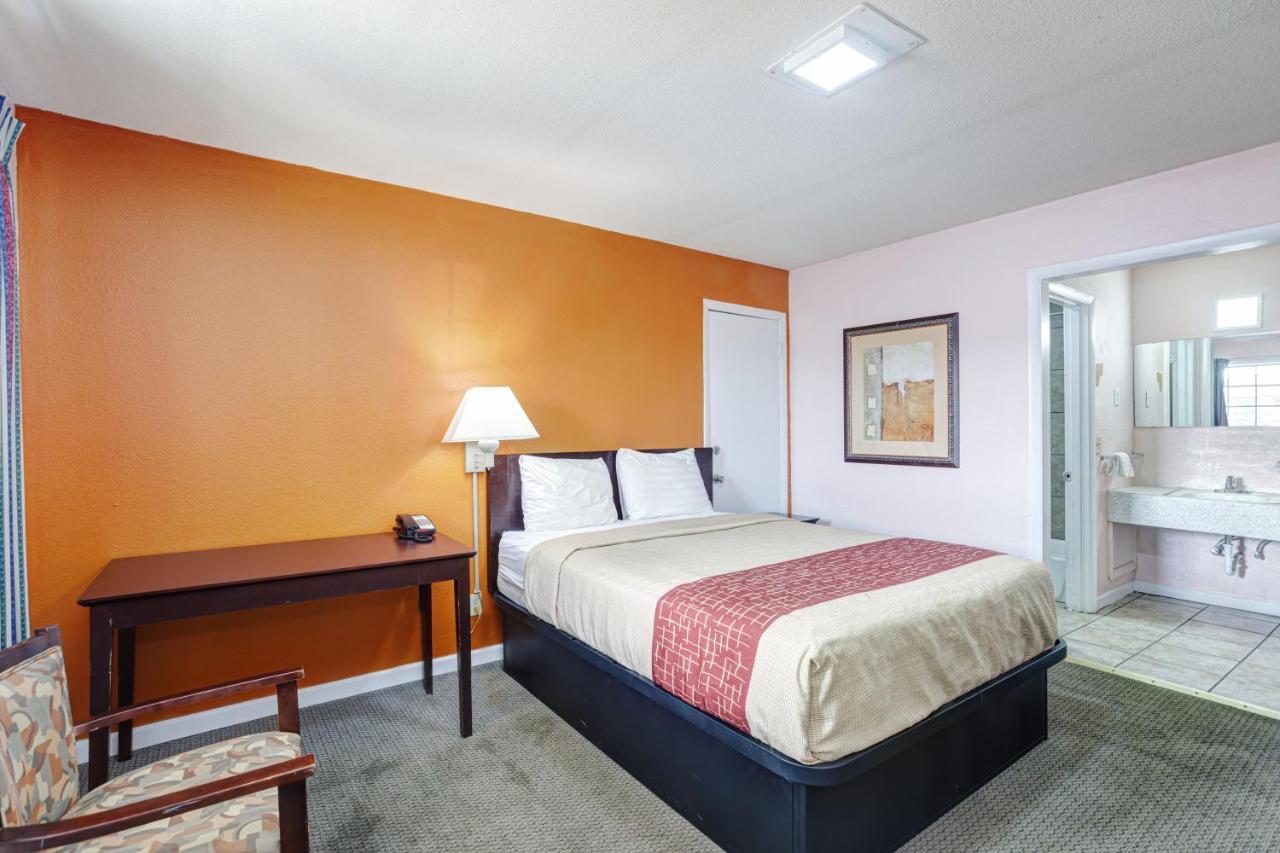 Regency Inn Fayetteville Esterno foto