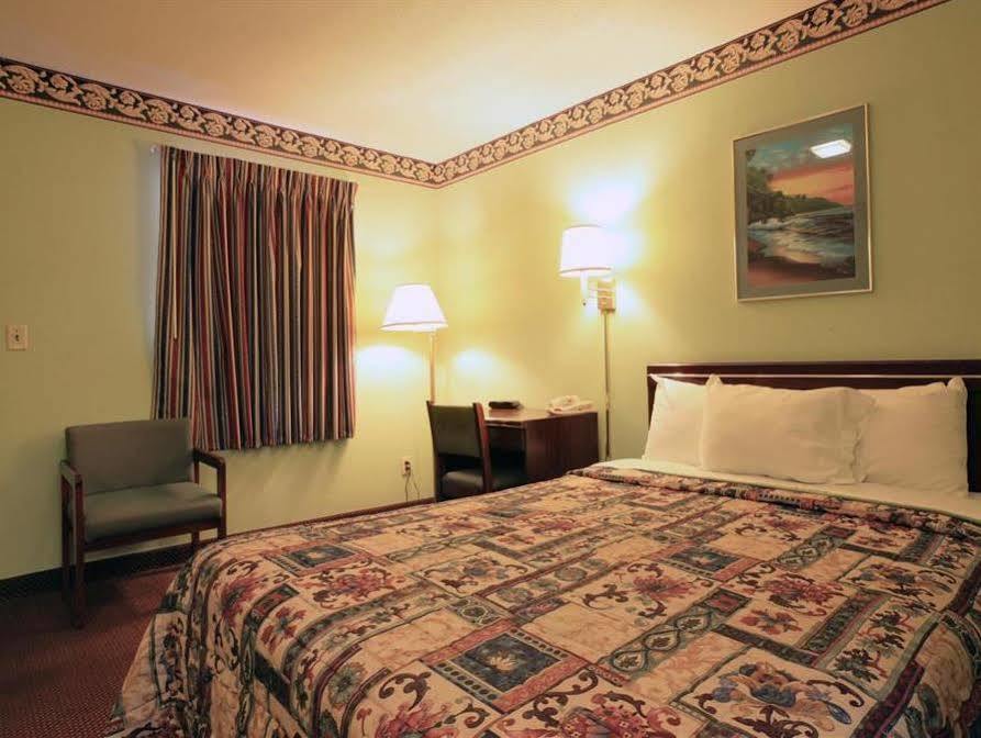 Regency Inn Fayetteville Esterno foto