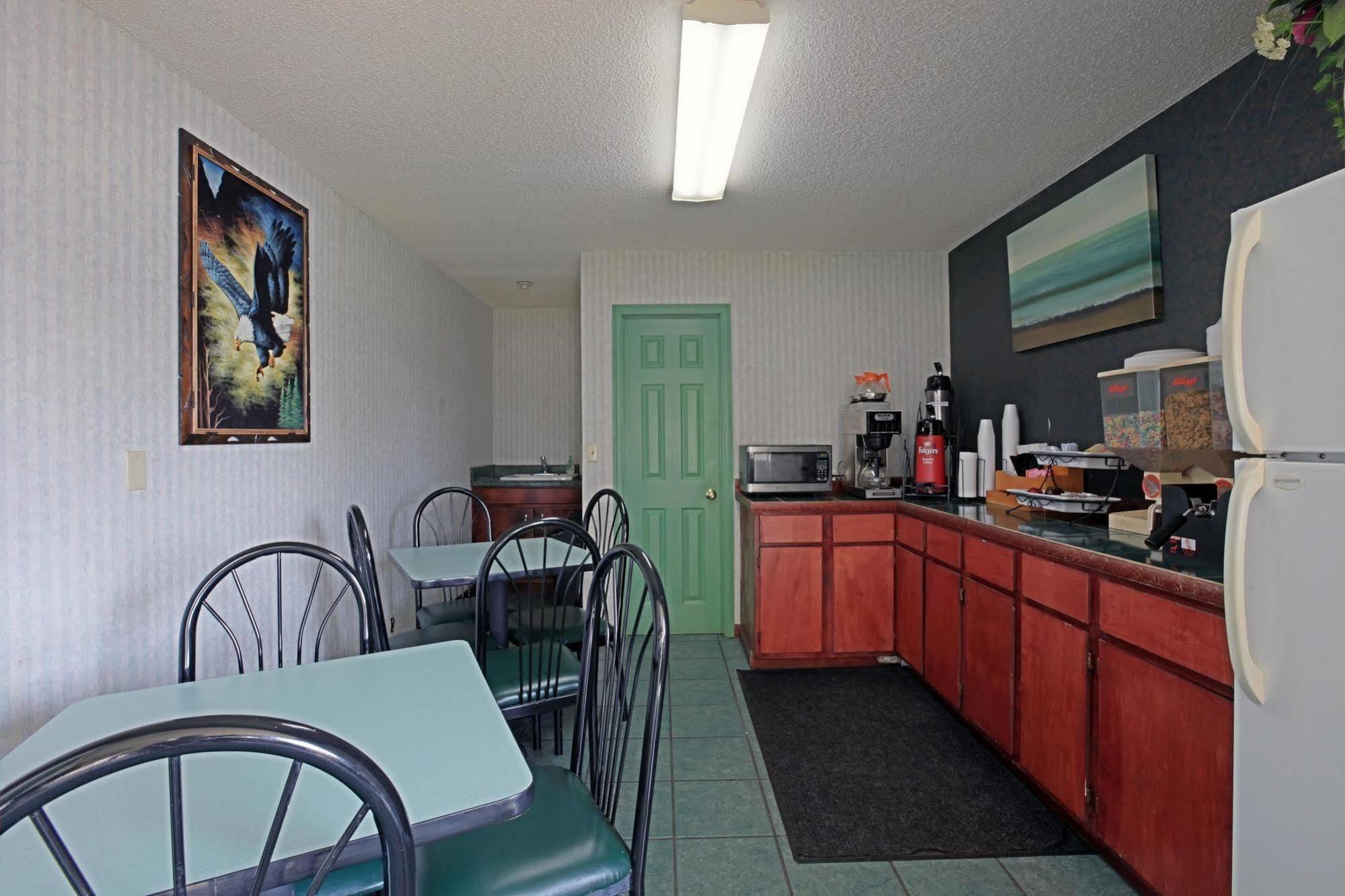 Regency Inn Fayetteville Ristorante foto